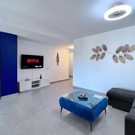 Con Terraza Y Vistas Apartment *