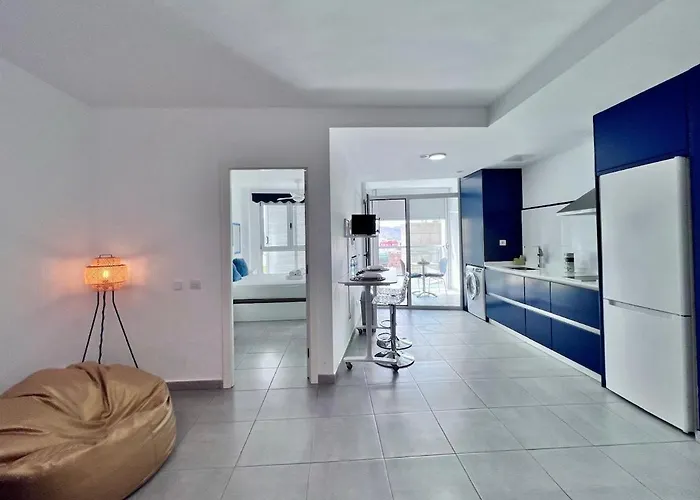 Con Terraza Y Vistas Апартаменты