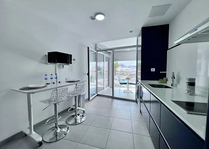 Con Terraza Y Vistas Апартаменты *